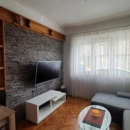 Apartman Dora דירה