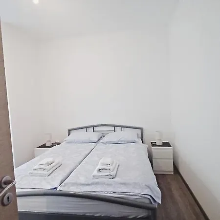 דירה Apartman Dora פולה